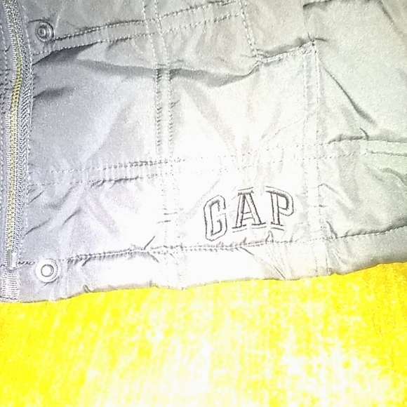 GAP Brand Hooded Vest - Picture 5 of 5